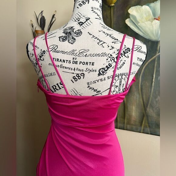 Cache pink Beautiful gown. Longer in back flutter top peek-a boo halter .size 2 - Picture 5 of 12